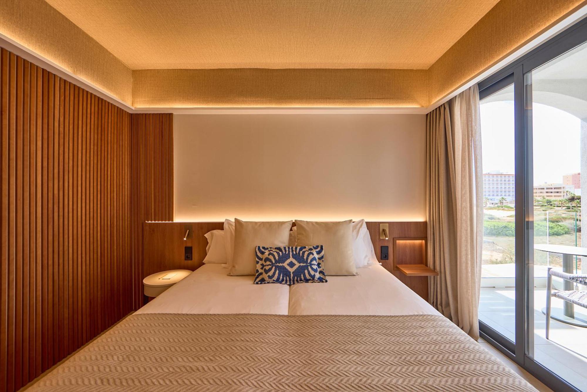קולוניה סנט ג'ורדי Universal Grand Leon & Spa מראה חיצוני תמונה