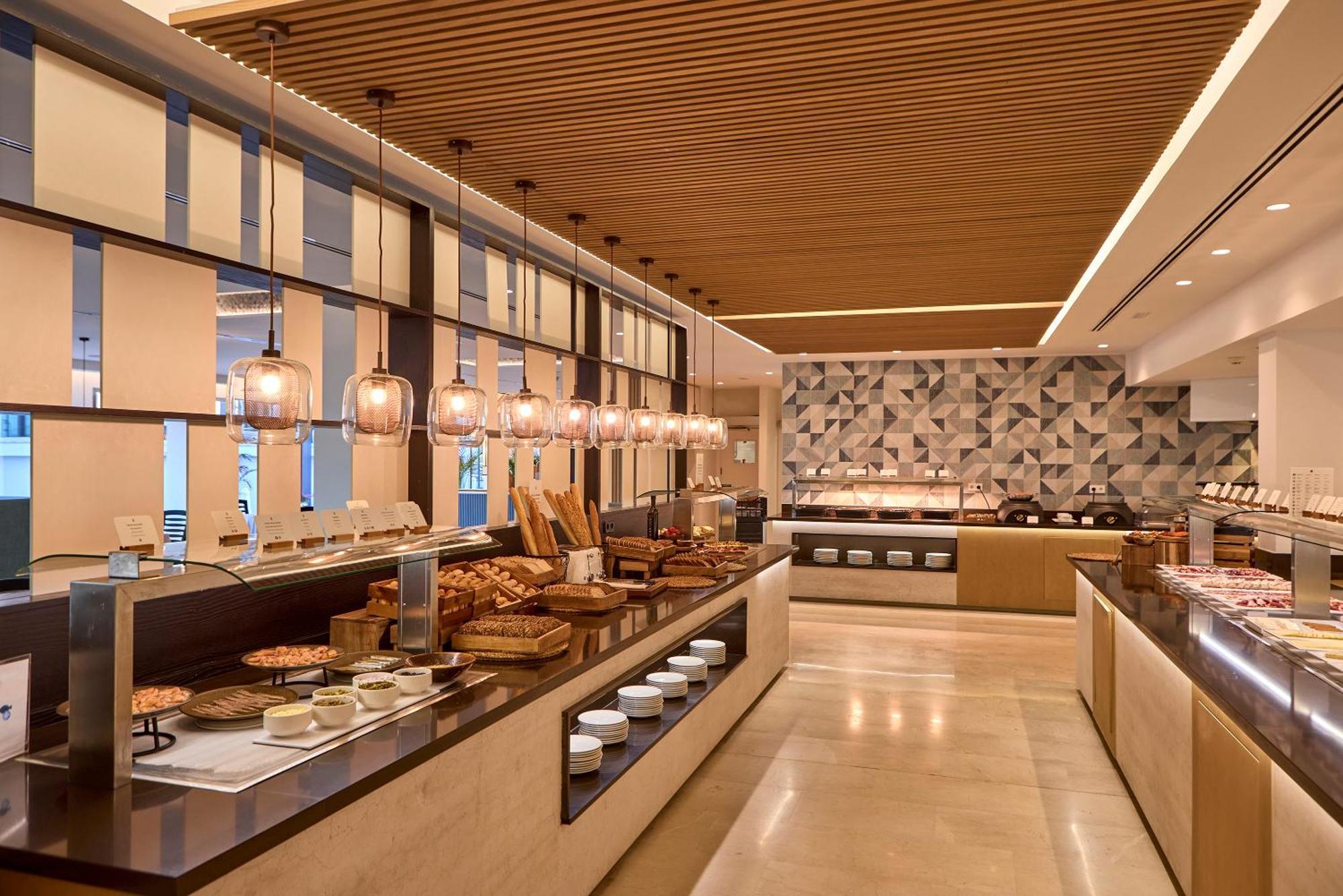 קולוניה סנט ג'ורדי Universal Grand Leon & Spa מראה חיצוני תמונה